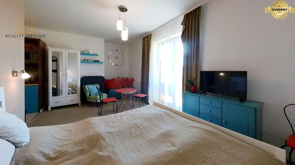 Na prenájom 1-izbový apartmán vo Veľkej Lomnici 3