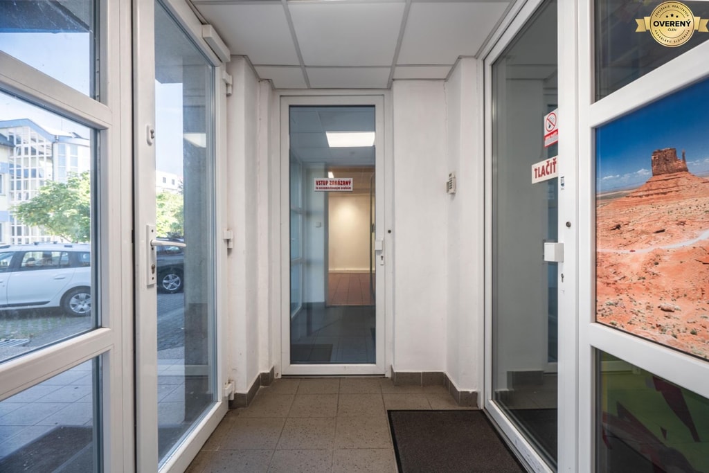 BABONY TRE I Klimatizovaná kancelária 41 m² s parkovaním P.Biskupice 3