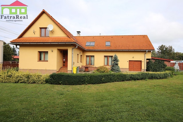 Rodinný dom s veľkým pozemkom, po rekonštrukcii, Dúbrava