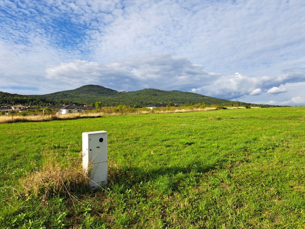 Stavebný pozemok 673 m2 v Štitároch s výhľadom na Zobor i Žibricu 2