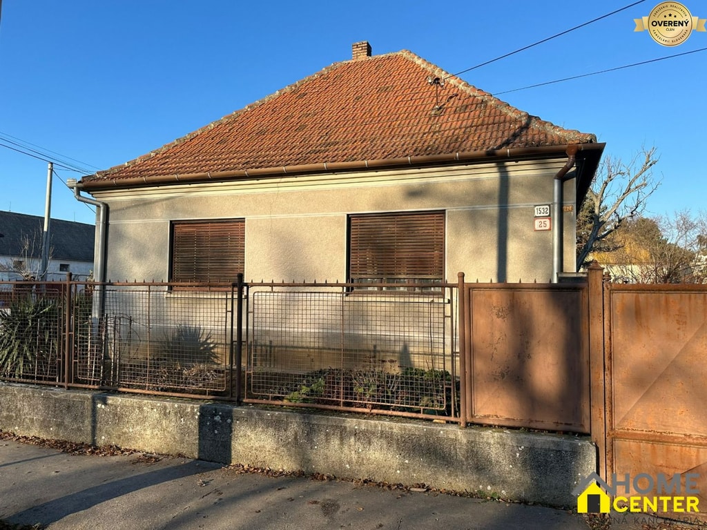 RODINNÝ DOM S VEĽKÝM POTENCIÁLIM V PRIAMOM CENTRE MESTA, HURBANOVO 2