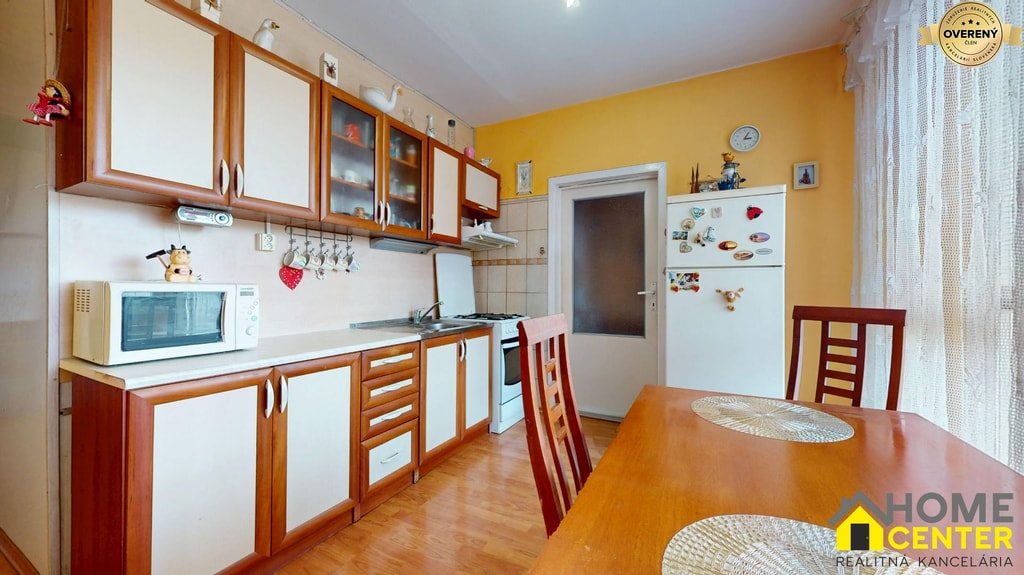 NA PREDAJ 3 IZBOVÝ BYT NA ZAČIATKU VII. SÍDLISKA, UL. PALATÍNOVA 3