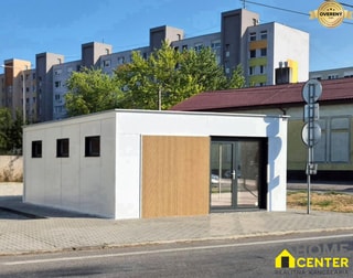 NA PRENÁJOM PRIESTOR SO 4 PARKOVACÍMI STÁTIAMI V CENTRE, VEĽKÝ MEDER