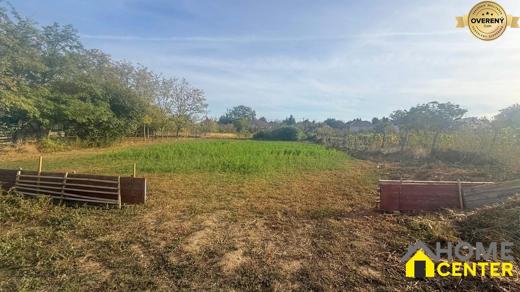 NA PREDAJ STAVEBNÝ POZEMOK V CENTRE DULOVIEC – 1602 m² 2