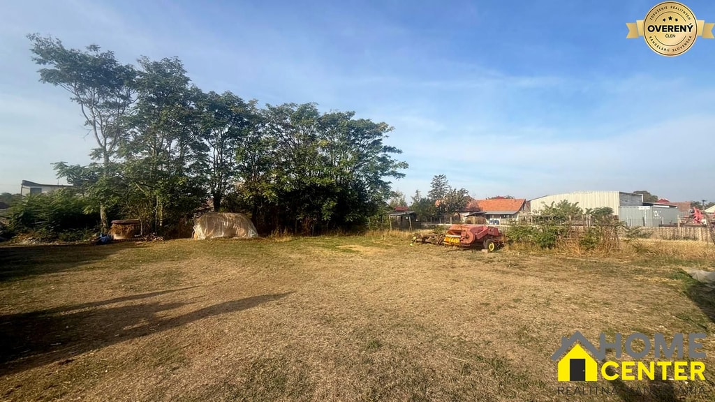 NA PREDAJ STAVEBNÝ POZEMOK V CENTRE DULOVIEC – 1602 m² 3