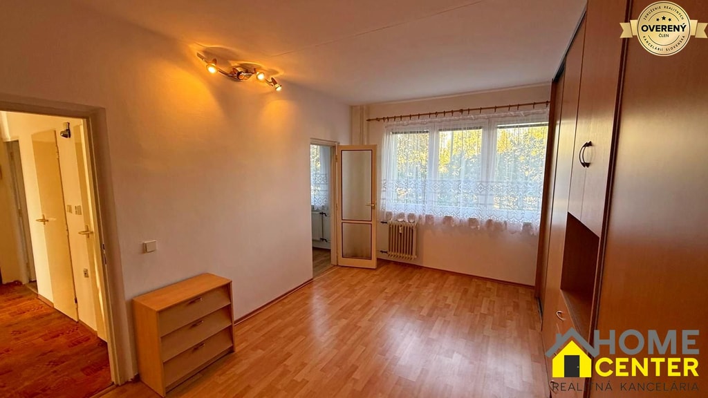 NA PREDAJ 3 IZBOVÝ BYT S BALKÓNOM V KOMÁRNE 3