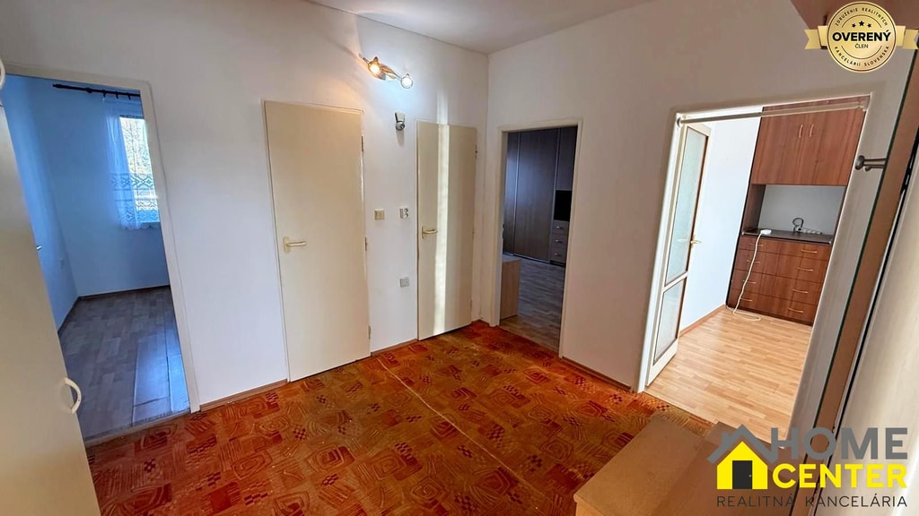 NA PREDAJ 3 IZBOVÝ BYT S BALKÓNOM V KOMÁRNE 5