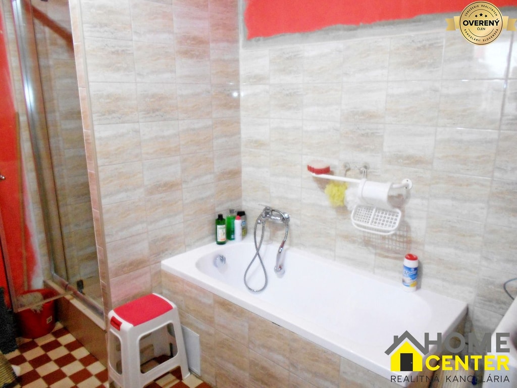 Na predaj : útulný 3a pol izbový dom , Šurany , bezbarierový 2