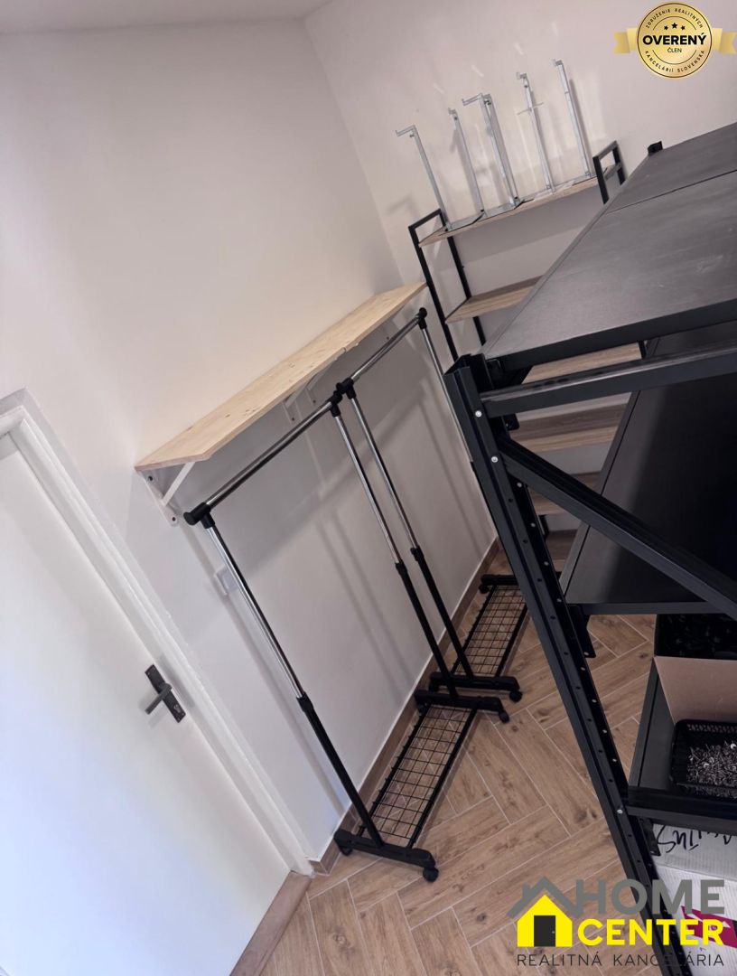 PRENÁJOM :  OBCHODNÝ PRIESTOR, KOMÁRNO 5