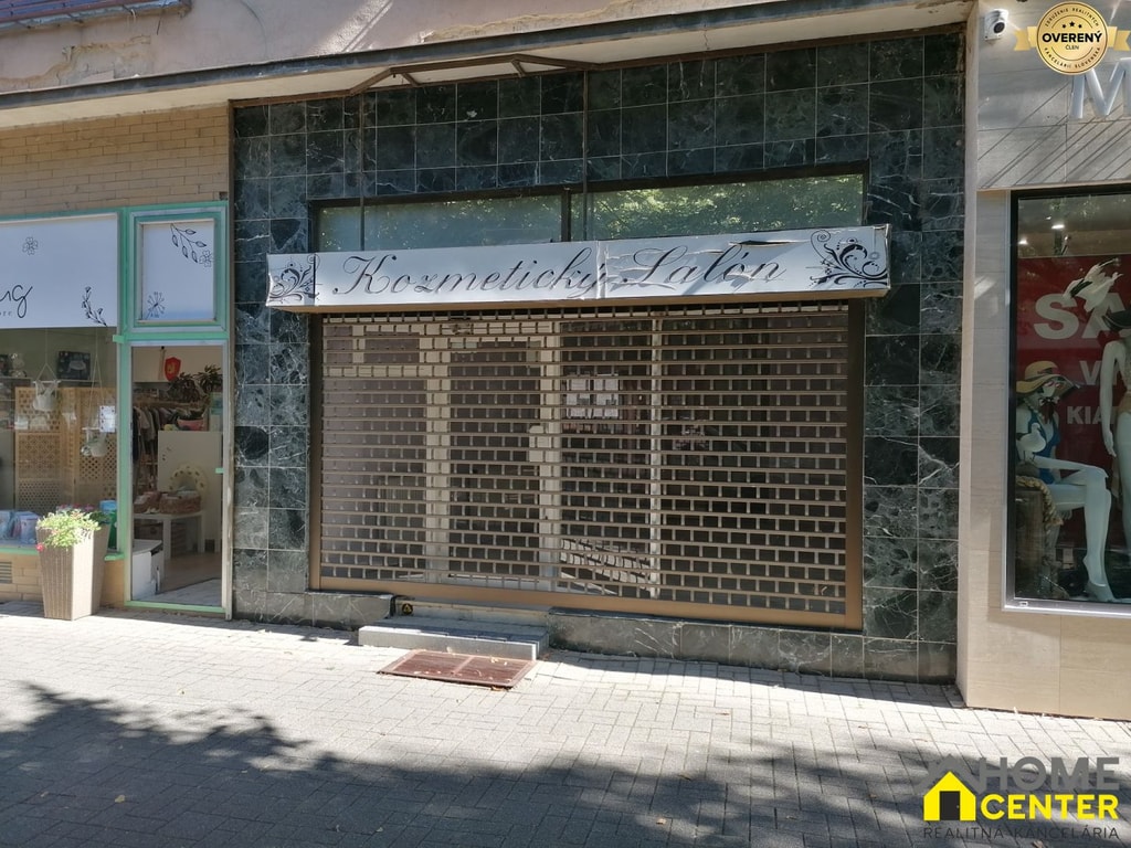 PRENÁJOM: 30m2 priestor v centre mesta - KOMÁRNO 4