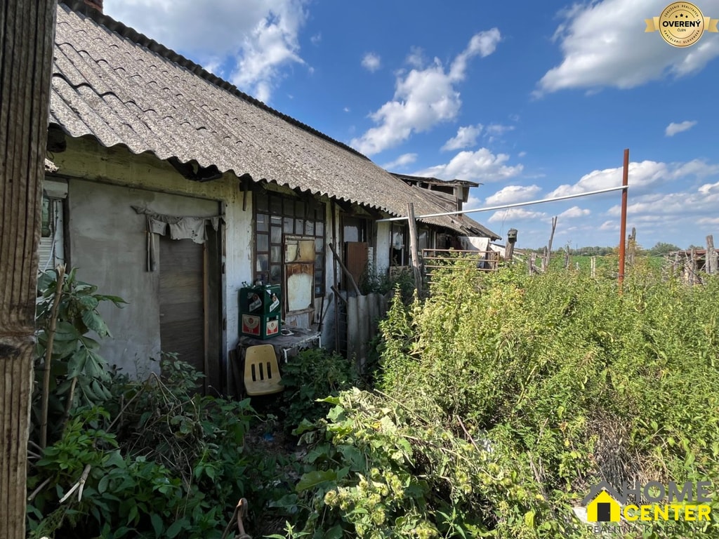 NA PREDAJ: ZA ZNÍŽENÚ CENU pozemok /1300m2/ so starým domom, Komárno 4