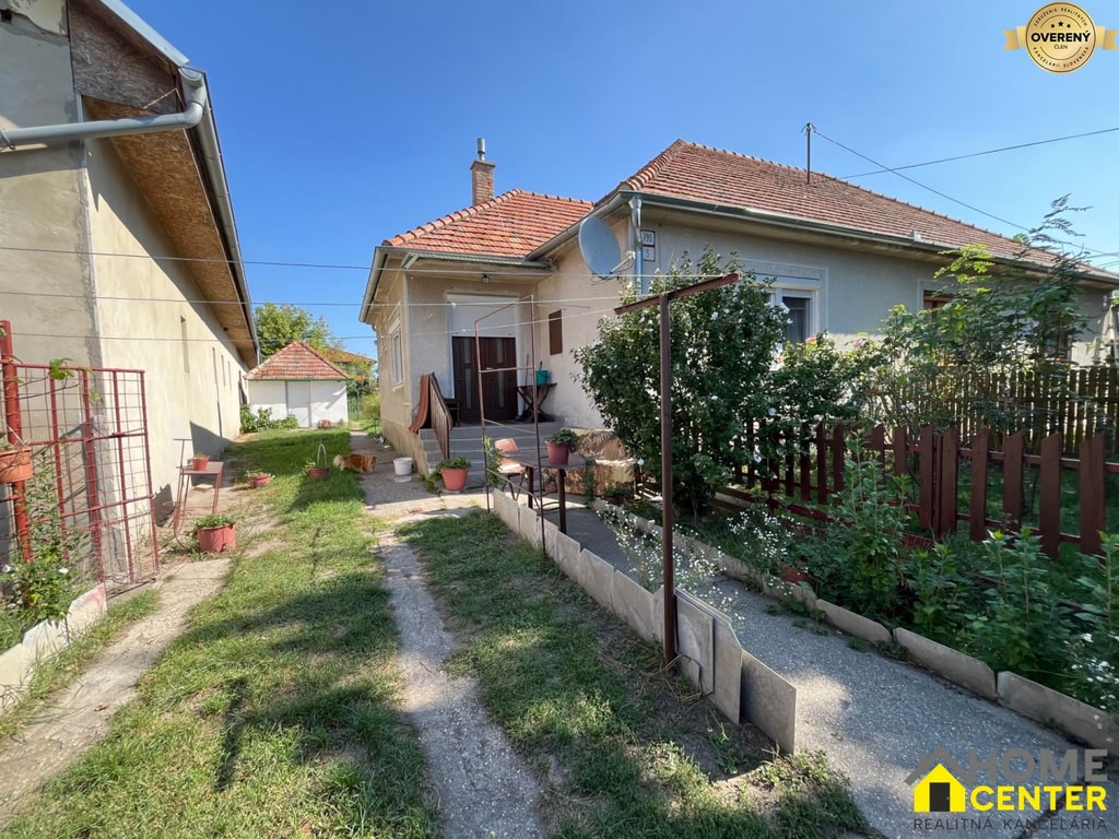 EXKLUSÍVNY PREDAJ 2 izb. rod.domu na 6,5 árovom pozemku,Zemianska Olča 2