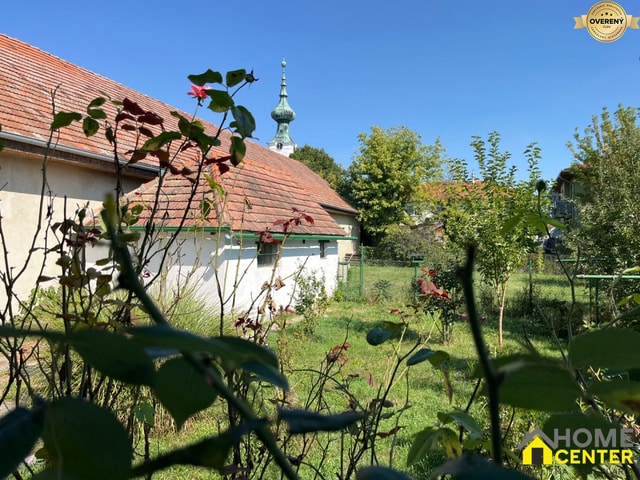 EXKLUSÍVNY PREDAJ 2 izb. rod.domu na 6,5 árovom pozemku,Zemianska Olča