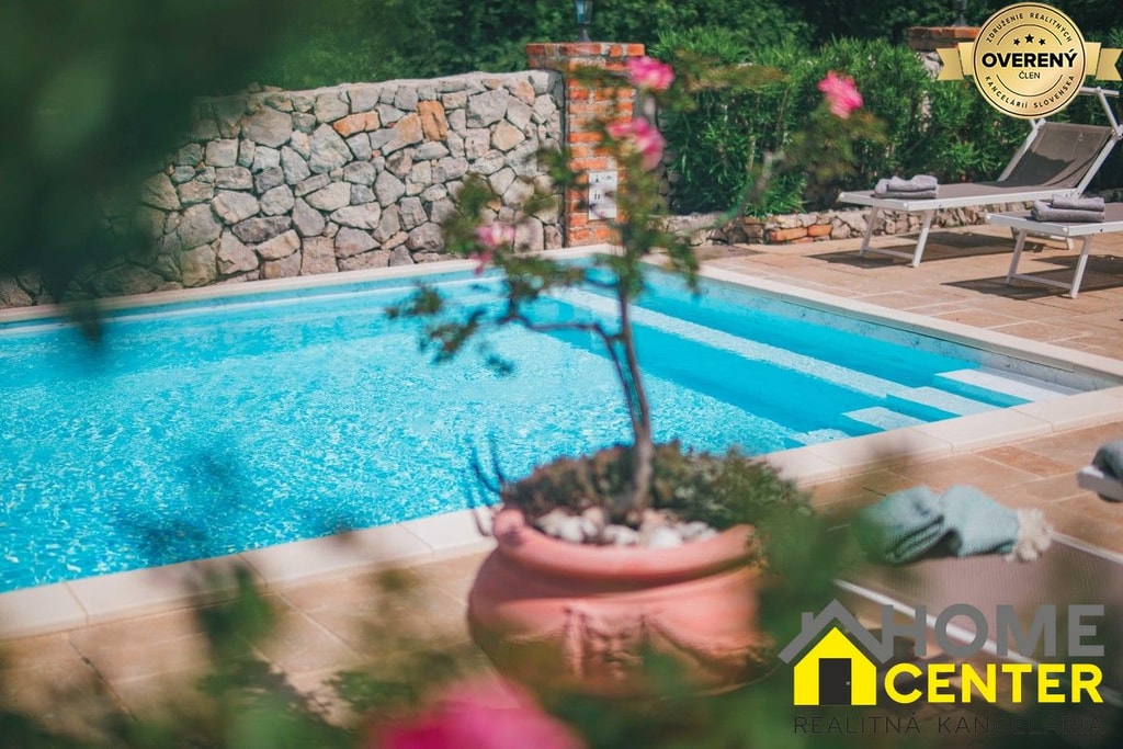 Atraktívna vila /230 m²/ s bazénom a záhradou, ISTRIA, ostrov KRK 4