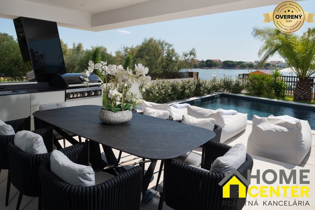 NA PREDAJ luxusná vila s bazénom, /236 m²/ Zadar, Privlaka 5