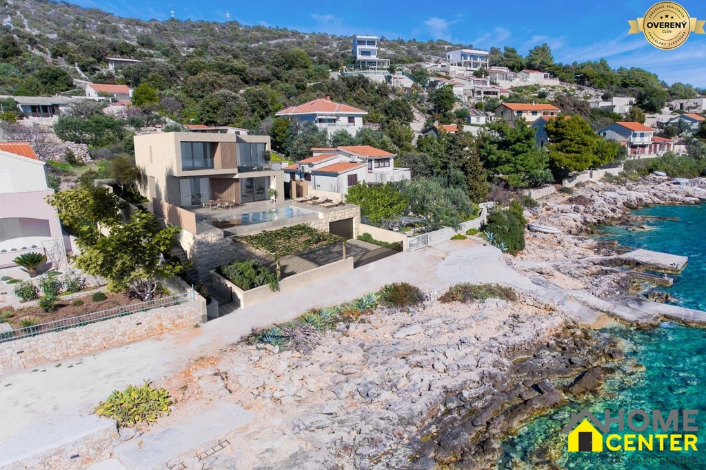 VÝNIMOČNÁ vila / 350 m²/ Dalmátsko, mestečko SEVID 4