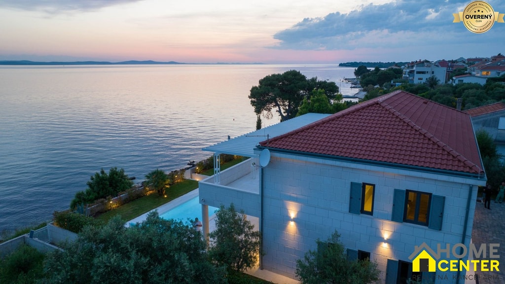 NA PREDAJ atraktívna kamenná vila /419 m²/ pri mori, Dalmátsko, Kozino 4
