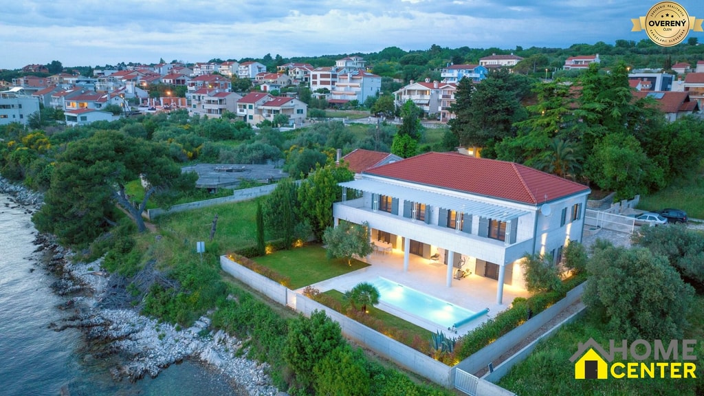 NA PREDAJ atraktívna kamenná vila /419 m²/ pri mori, Dalmátsko, Kozino 2