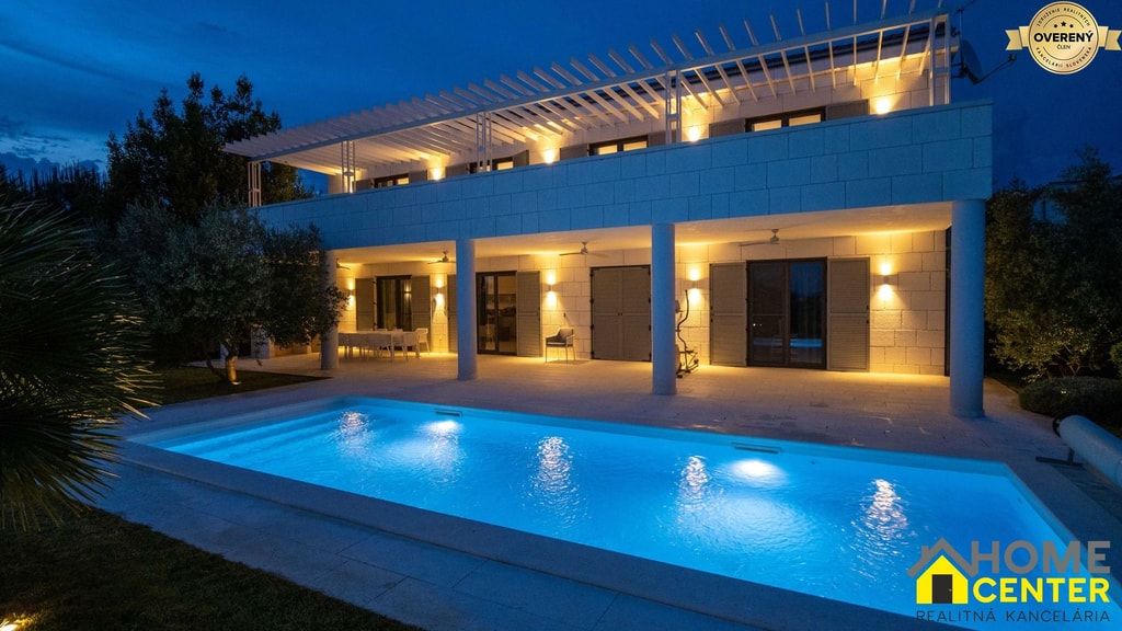 NA PREDAJ atraktívna kamenná vila /419 m²/ pri mori, Dalmátsko, Kozino 3