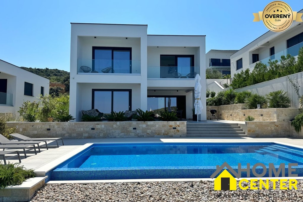 NA PREDAJ novopostavená vila s bazénom /280 m² / Dalmátsko, Rogoznica 3