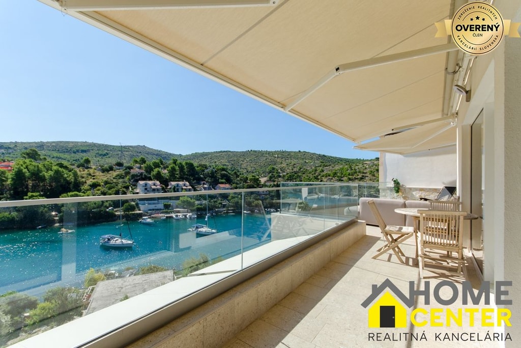 NA PREDAJ prekrásny novopostavený dom / 494 m²/ ostrov Brač, Bobovišća 4