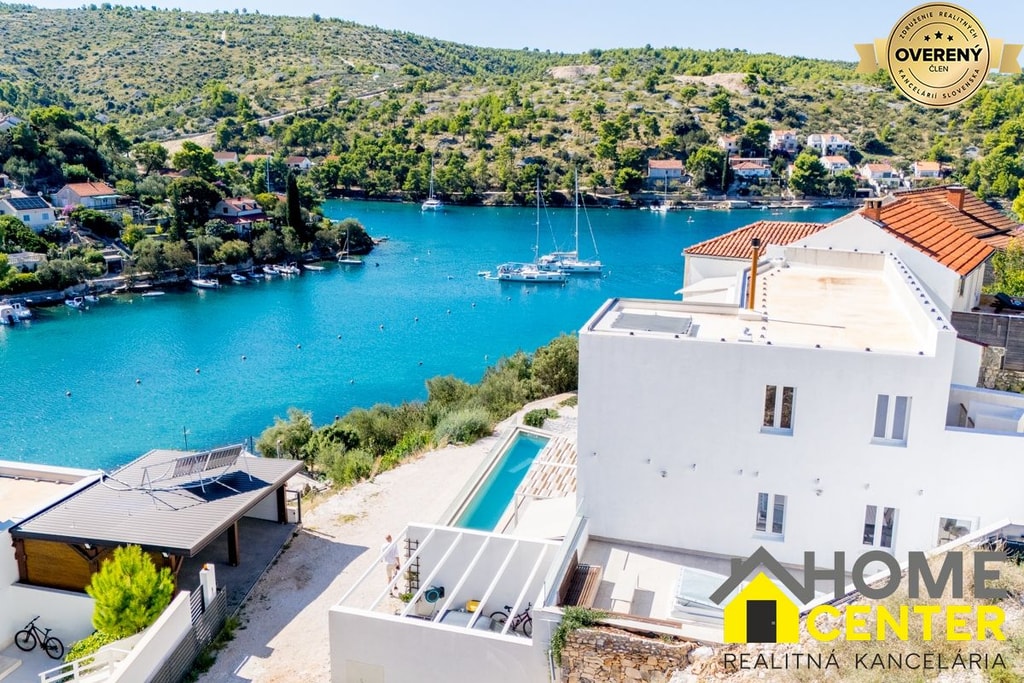 NA PREDAJ prekrásny novopostavený dom / 494 m²/ ostrov Brač, Bobovišća 5