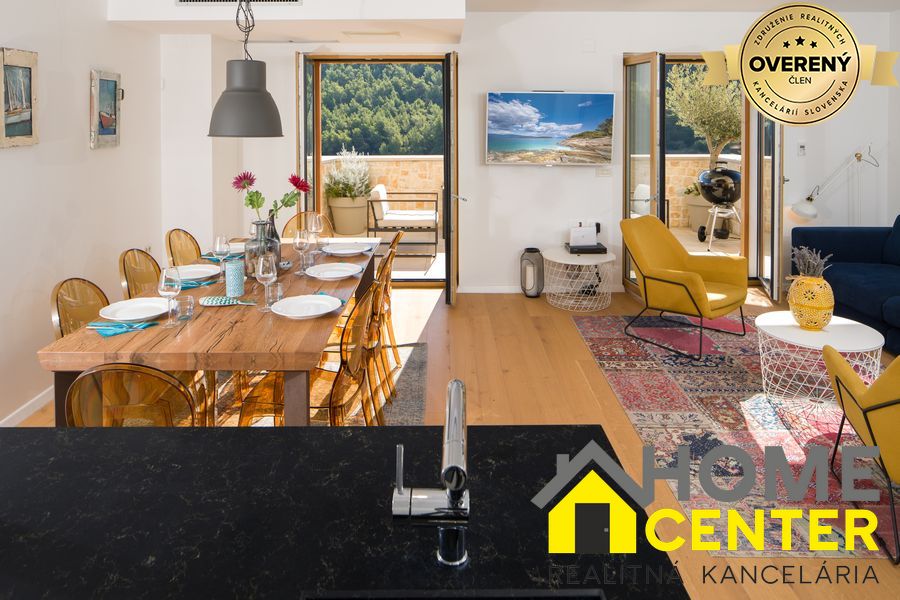 NA PREDAJ LUXUSNÁ kamenná vila / 250 m² / na ostrove HVAR 4