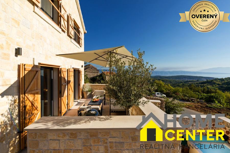 NA PREDAJ LUXUSNÁ kamenná vila / 250 m² / na ostrove HVAR 2