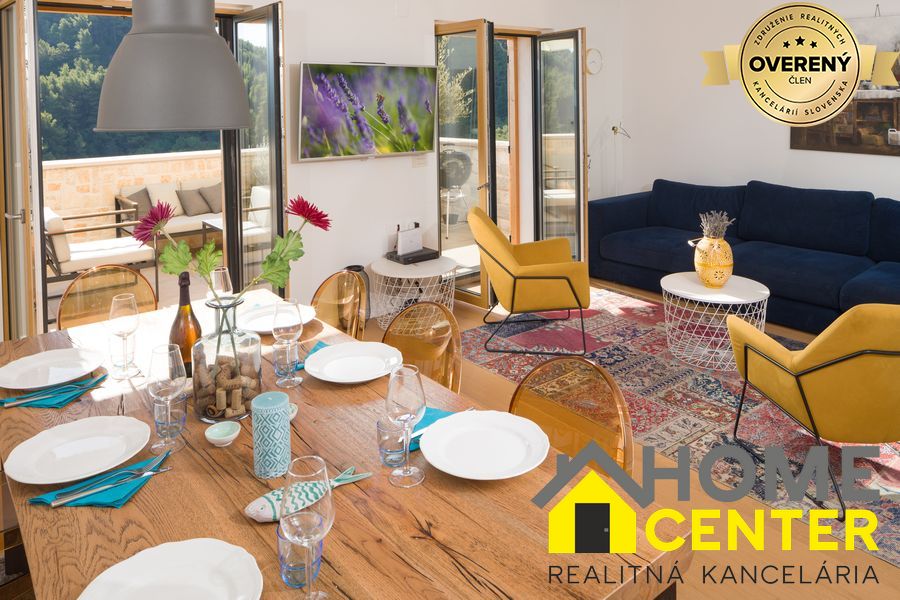 NA PREDAJ LUXUSNÁ kamenná vila / 250 m² / na ostrove HVAR 5