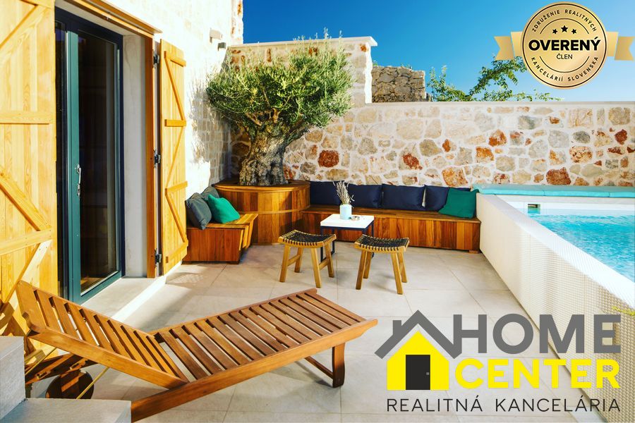 NA PREDAJ LUXUSNÁ kamenná vila / 250 m² / na ostrove HVAR 3