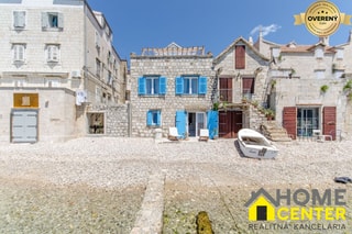 NA PREDAJ zrekonštruovaná vila /330 m²/ na pobreží, mesto Komiža /VIS/