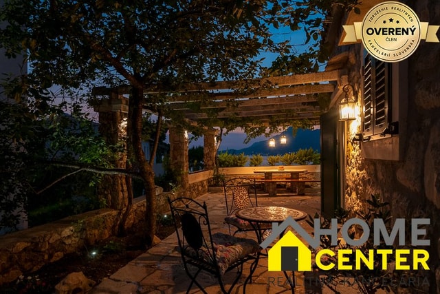 TRADIČNÝ dalmátsky kamenný dom / 322 m² / Dalmátsko, OMIŠ