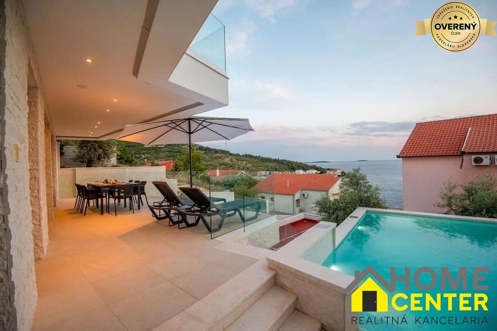 Moderná vila / 256 m2/ s bazénom a výhľadom na more, Primošten 4