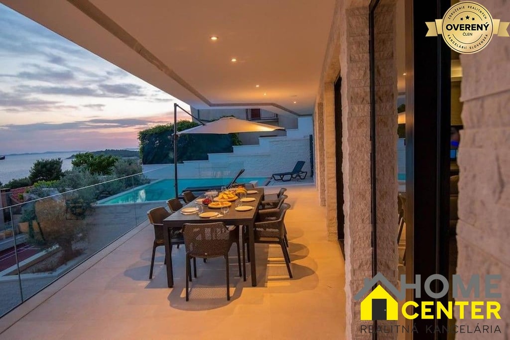 Moderná vila / 256 m2/ s bazénom a výhľadom na more, Primošten 5