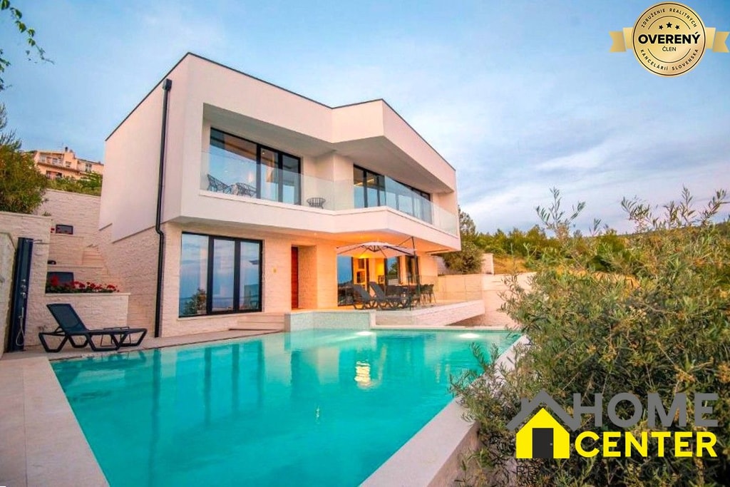 Moderná vila / 256 m2/ s bazénom a výhľadom na more, Primošten 2