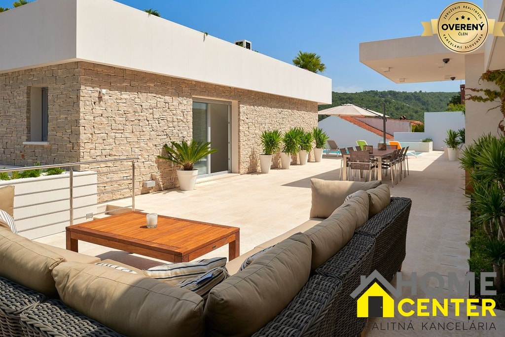 KRÁSNA MODERNÁ VILA  /400 m²/ s výhľadom na more, mesto BRAČ 2