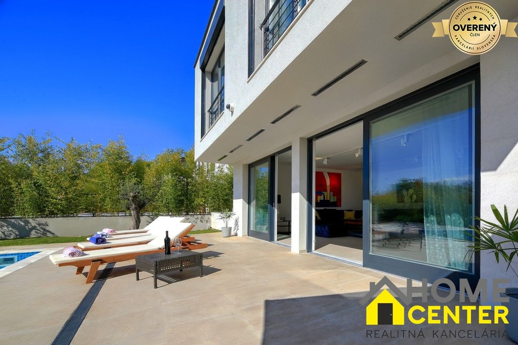 NA PREDAJ moderná vila /251 m²/ v atraktívnej lokalite, ostrov Krk 2