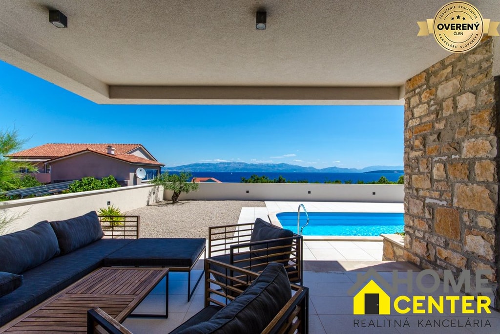 NA PREDAJ kamenná vila /400 m² / s výhľadom na more, ostrov  ŠOLTA 4