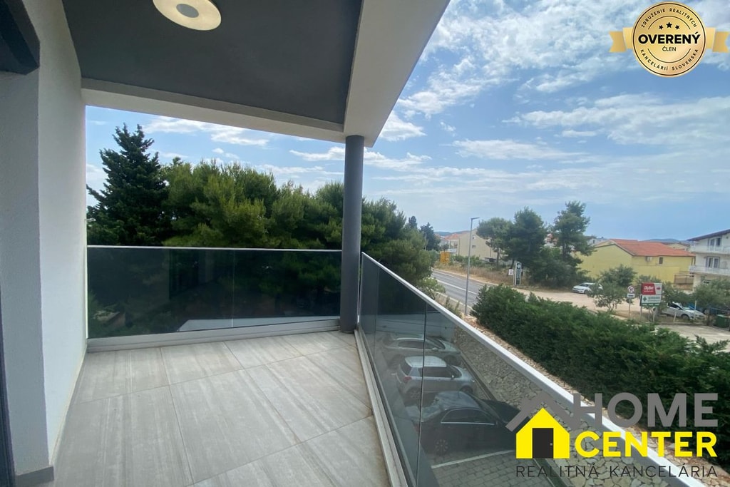NA PREDAJ 2 izbový apartman / 60 m² / v novostavbe, mesto VODICE 3