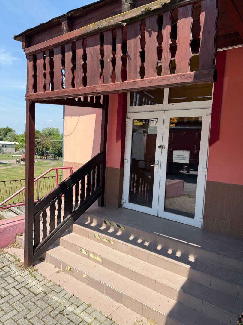 Bývanie, podnikanie – polyfunkčný objekt + chata, Krnča 1884 m2 5