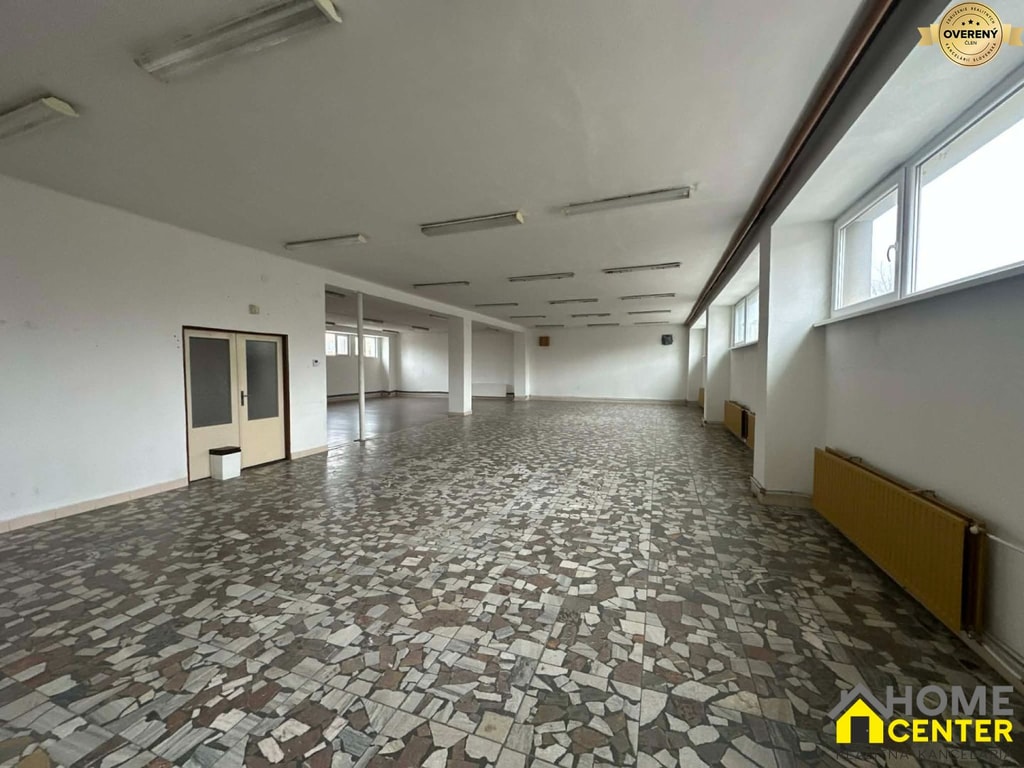 PRENÁJOM : Polyfunkčný komerčný priestor 250 m², Komárno 3
