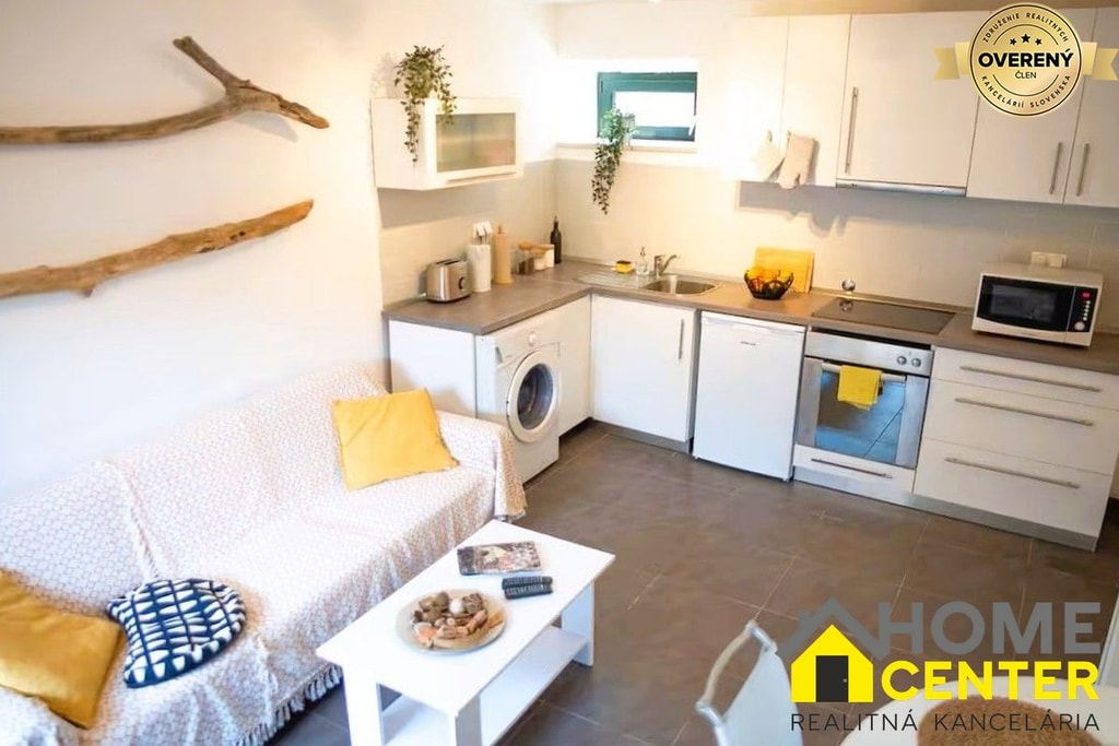 NA PREDAJ kamenný dom /75 m² / na malebnom mieste, HVAR 3