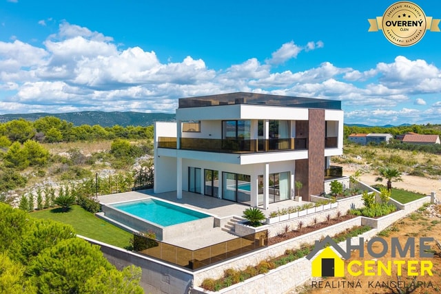 NA PREDAJ mediteránska vila s pôsobivým 360° výhľadom na more, DRAGE
