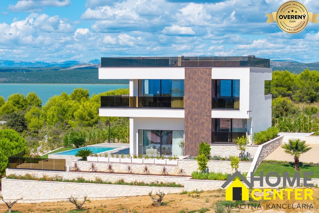 NA PREDAJ mediteránska vila s pôsobivým 360° výhľadom na more, DRAGE 2