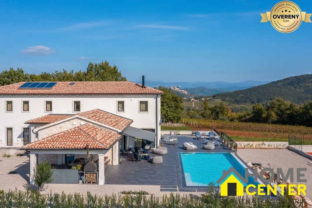NA PREDAJ luxusná vila /435 m2/s infinity bazénom vo vnútrozemí, PAZIN 4