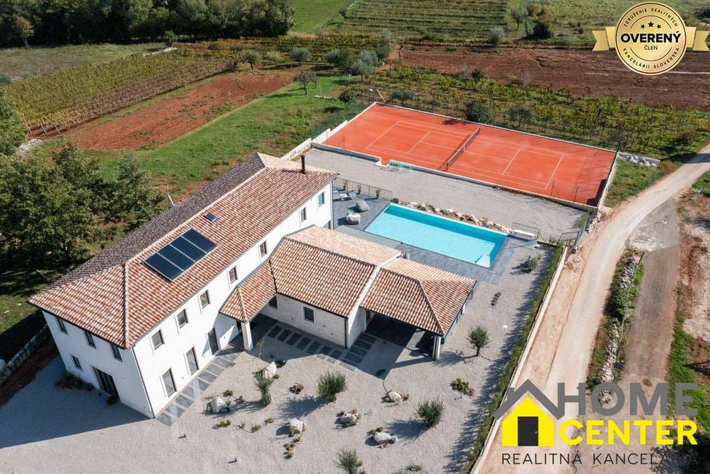 NA PREDAJ luxusná vila /435 m2/s infinity bazénom vo vnútrozemí, PAZIN 5