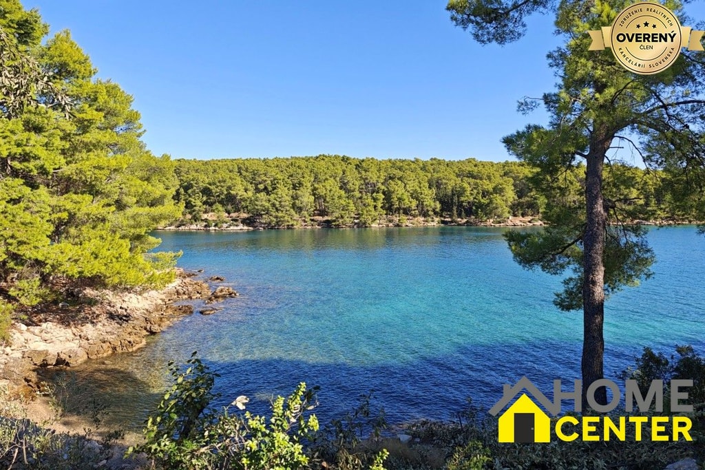 NA PREDAJ novostavba 1 izbový apartman  /44 m² / s loggiou,ostrov HVAR 4