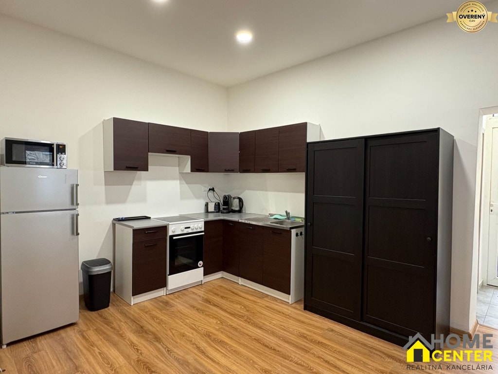 EXKLUZÍVNE na prenájom apartmán s nádychom afrického štýlu v centre KN 2