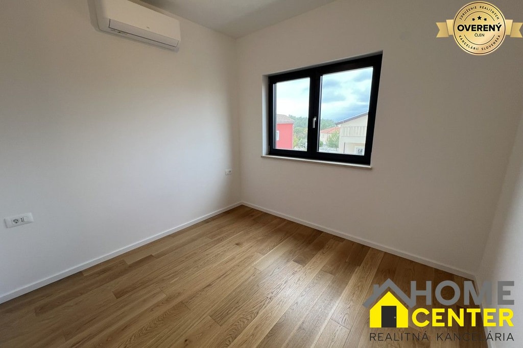 NA PREDAJ Moderný apartmán  / 55 m² / s terasou, Kamenjak 5