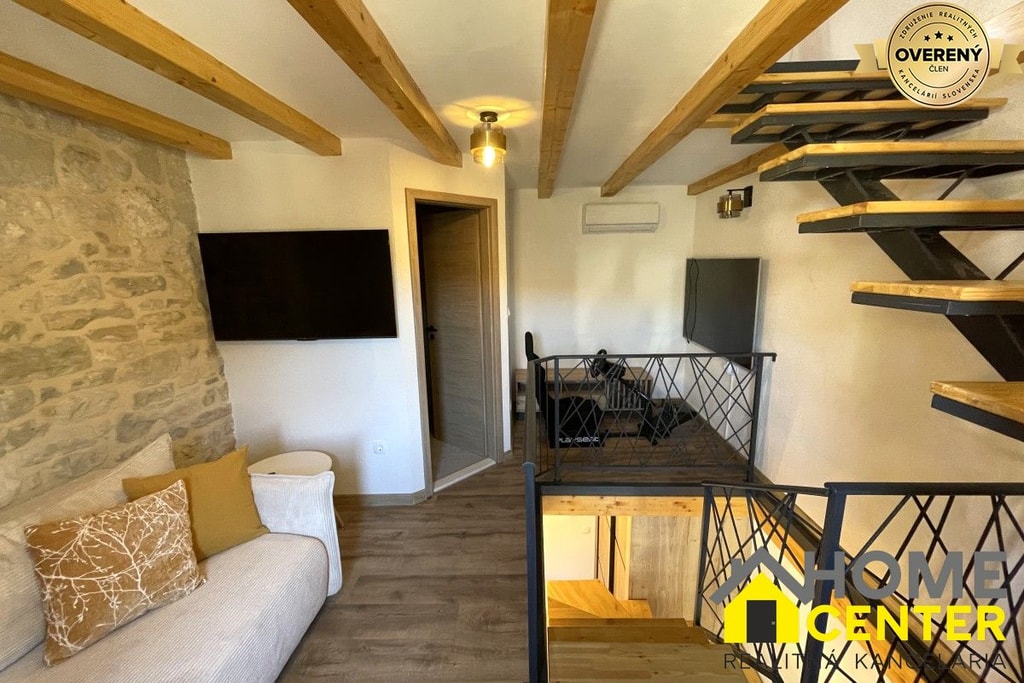 NA PREDAJ novozrekonštruovaný kamenný dom / 60 m²/ Kaštela 4